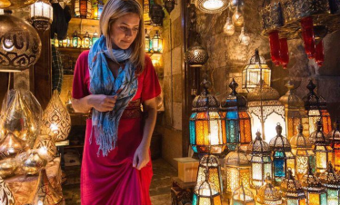 Farbenfroher Khan el-Khalili Basar in Kairo beim Ausflug Hurghada Kairo 3 Tage