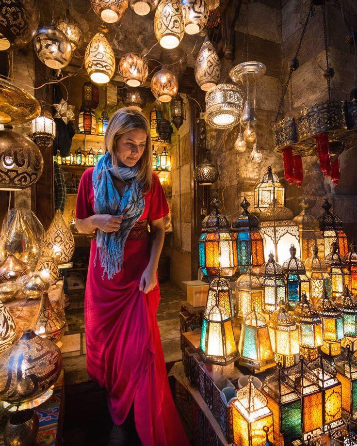 Farbenfroher Khan el-Khalili Basar in Kairo beim Ausflug Hurghada Kairo 3 Tage