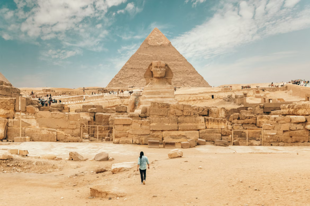 Blick auf die Pyramiden von Gizeh beim Ausflug Hurghada Kairo 3 Tage mit deutschsprachigem Reiseleiter