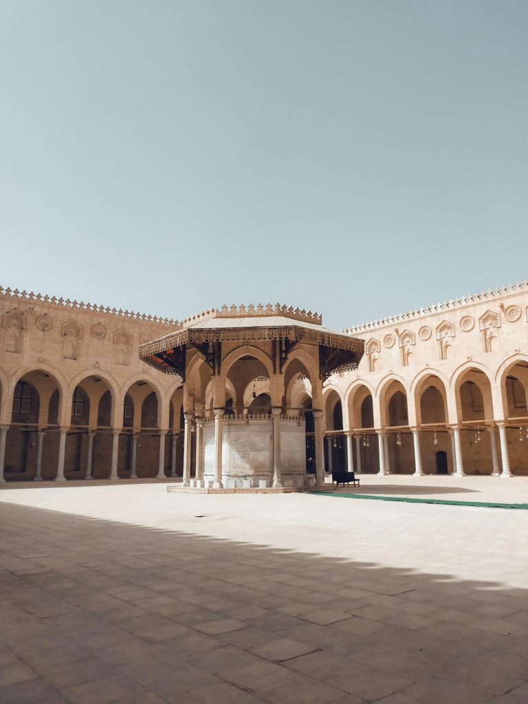 Islamische Moscheen in Kairo – kultureller Halt beim Hurghada Pyramiden Ausflug