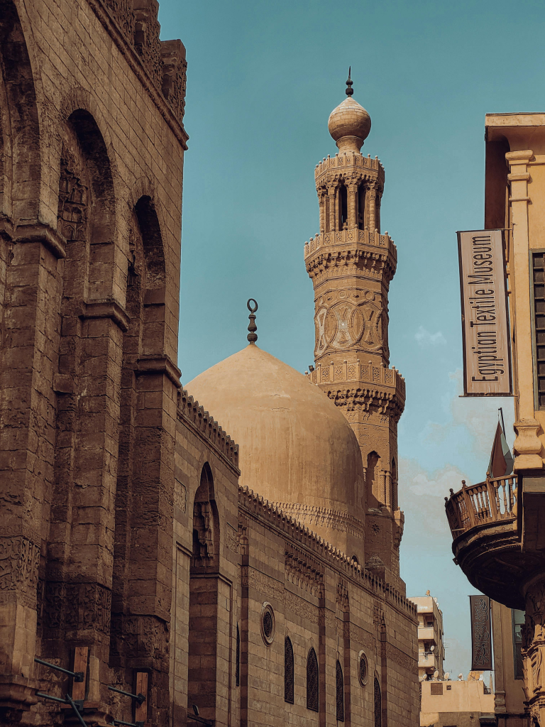 Islamische Moscheen in Kairo – kultureller Halt beim Hurghada Pyramiden Ausflug